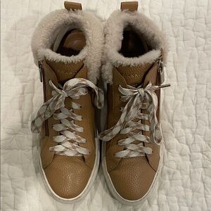 Frankie4 Miles Boots in Soft Tan/Shearling with Cozy Lining